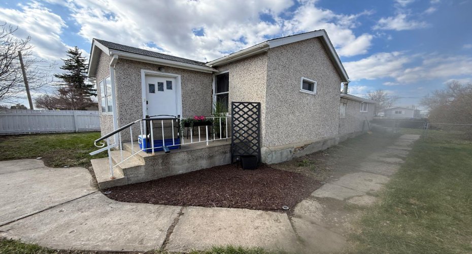 106 2 Avenue, Bow Island, Alberta T0K 0G0, 1 Bedroom Bedrooms, ,1 BathroomBathrooms,Residential,For Sale,2,A2305566