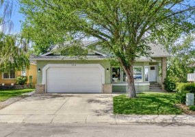 152 Waterstone Place, Airdrie, Alberta T4B 2G1, 5 Bedrooms Bedrooms, ,3 BathroomsBathrooms,Residential,For Sale,Waterstone,A2306950