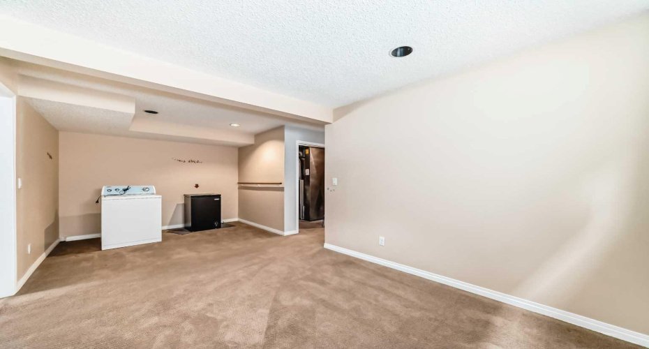 1011 17A Street, Calgary, Alberta T2E 4V2, 5 Bedrooms Bedrooms, ,3 BathroomsBathrooms,Residential,For Sale,17A,A2298602