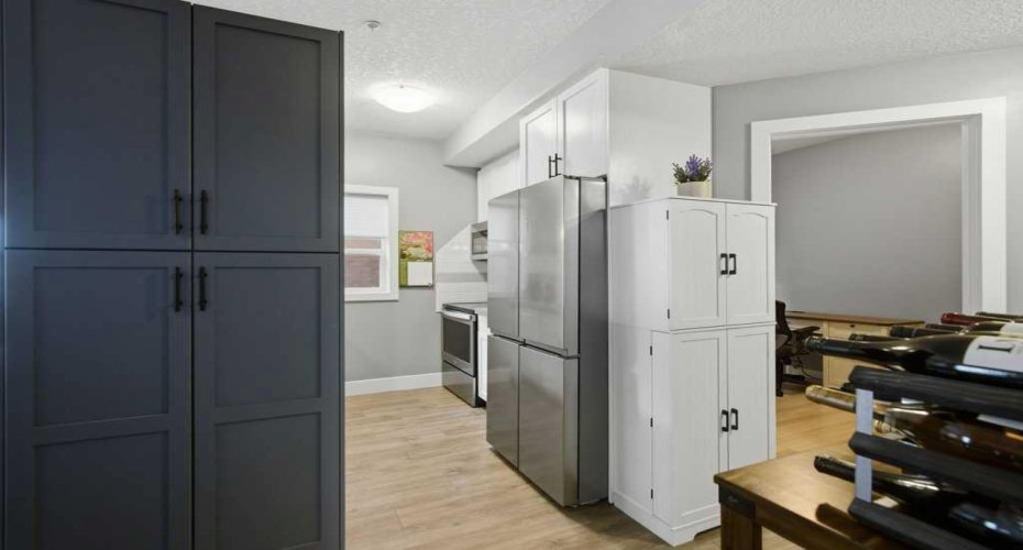 1235 13 Avenue, Calgary, Alberta T3C 0T2, 2 Bedrooms Bedrooms, ,1 BathroomBathrooms,Residential,For Sale,13,A2299274