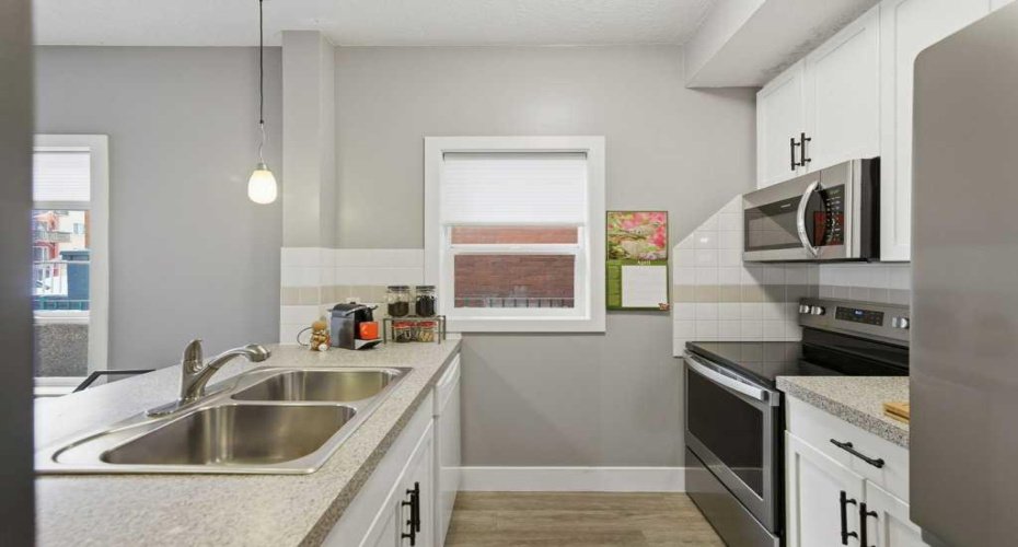 1235 13 Avenue, Calgary, Alberta T3C 0T2, 2 Bedrooms Bedrooms, ,1 BathroomBathrooms,Residential,For Sale,13,A2299274