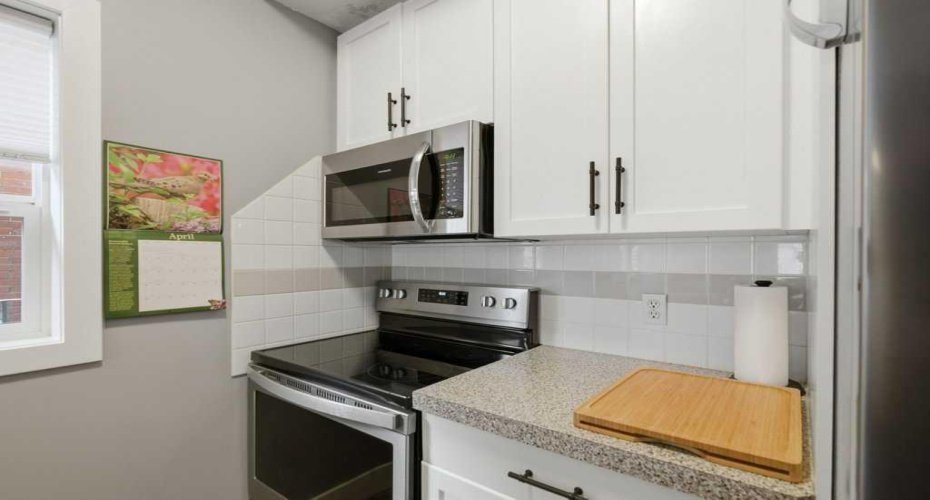 1235 13 Avenue, Calgary, Alberta T3C 0T2, 2 Bedrooms Bedrooms, ,1 BathroomBathrooms,Residential,For Sale,13,A2299274