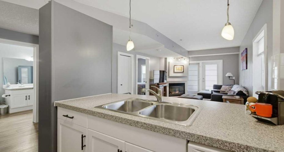 1235 13 Avenue, Calgary, Alberta T3C 0T2, 2 Bedrooms Bedrooms, ,1 BathroomBathrooms,Residential,For Sale,13,A2299274