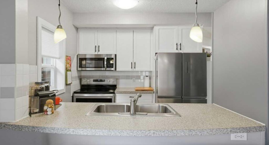 1235 13 Avenue, Calgary, Alberta T3C 0T2, 2 Bedrooms Bedrooms, ,1 BathroomBathrooms,Residential,For Sale,13,A2299274