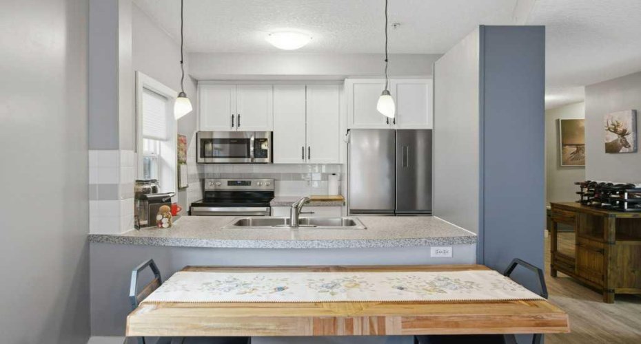1235 13 Avenue, Calgary, Alberta T3C 0T2, 2 Bedrooms Bedrooms, ,1 BathroomBathrooms,Residential,For Sale,13,A2299274
