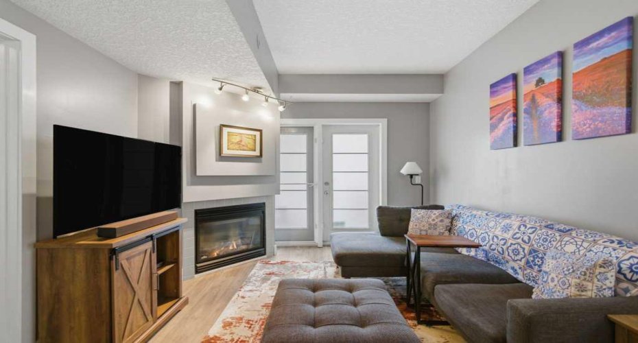 1235 13 Avenue, Calgary, Alberta T3C 0T2, 2 Bedrooms Bedrooms, ,1 BathroomBathrooms,Residential,For Sale,13,A2299274