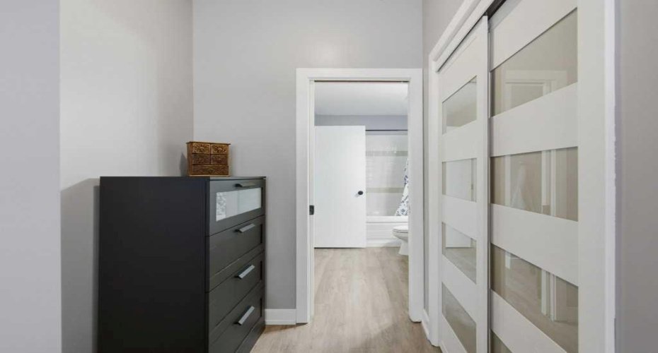 1235 13 Avenue, Calgary, Alberta T3C 0T2, 2 Bedrooms Bedrooms, ,1 BathroomBathrooms,Residential,For Sale,13,A2299274