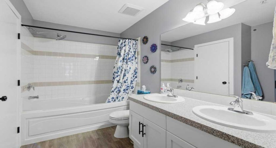 1235 13 Avenue, Calgary, Alberta T3C 0T2, 2 Bedrooms Bedrooms, ,1 BathroomBathrooms,Residential,For Sale,13,A2299274
