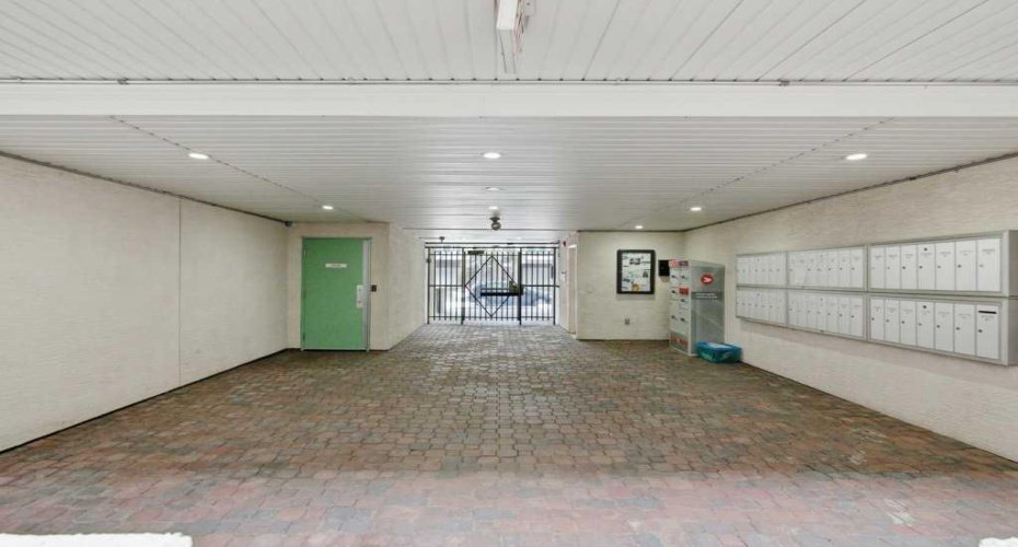 1235 13 Avenue, Calgary, Alberta T3C 0T2, 2 Bedrooms Bedrooms, ,1 BathroomBathrooms,Residential,For Sale,13,A2299274