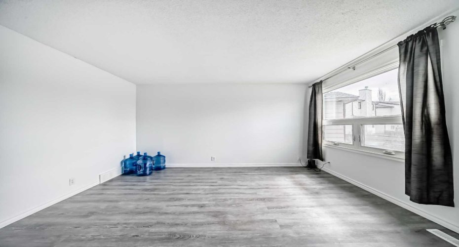 365 Whitlock Way, Calgary, Alberta T1Y 5C9, 4 Bedrooms Bedrooms, ,3 BathroomsBathrooms,Residential,For Sale,Whitlock,A2306699