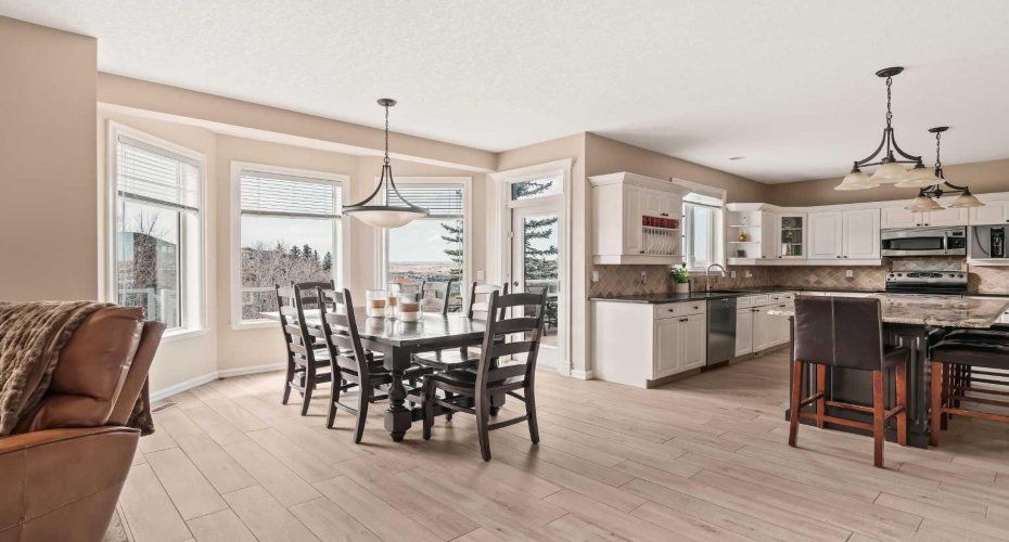 70 Patterson Close, Calgary, Alberta T3H 3K2, 5 Bedrooms Bedrooms, ,5 BathroomsBathrooms,Residential,For Sale,Patterson,A2299899