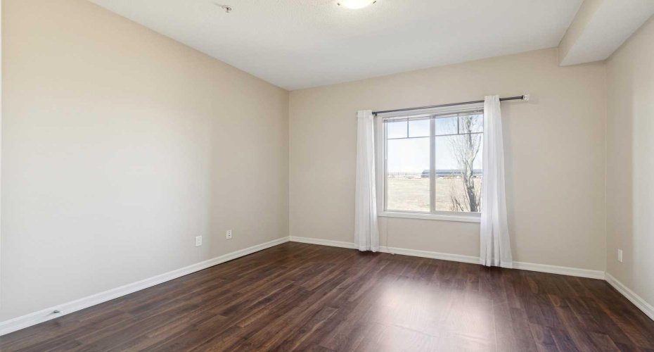 92 Crystal Shores Road, Okotoks, Alberta T1S 2N2, 2 Bedroom Bedrooms, 0 ,2 BathroomBathrooms,Residential,For Sale,Crystal Shores,0,A2303929