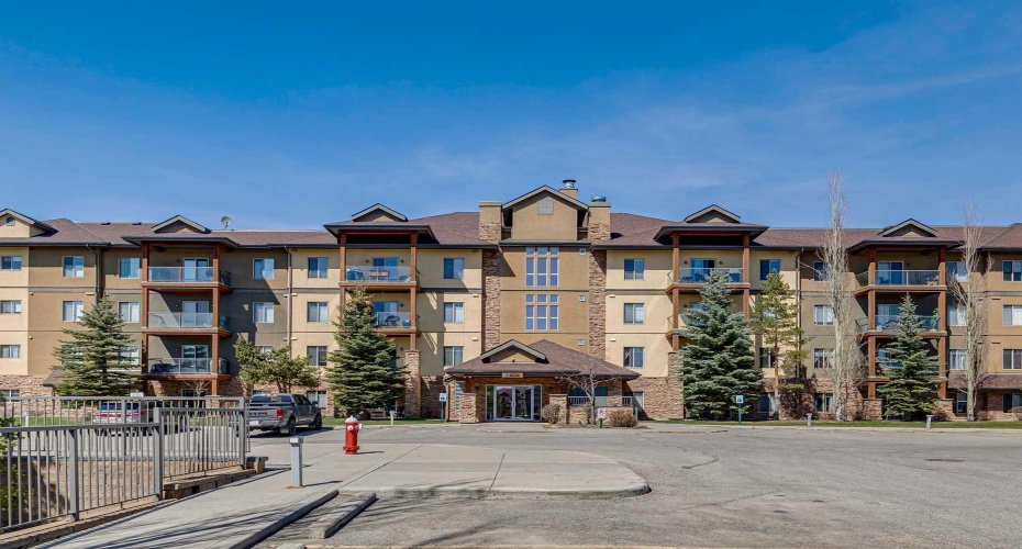 92 Crystal Shores Road, Okotoks, Alberta T1S 2N2, 2 Bedroom Bedrooms, 0 ,2 BathroomBathrooms,Residential,For Sale,Crystal Shores,0,A2303929