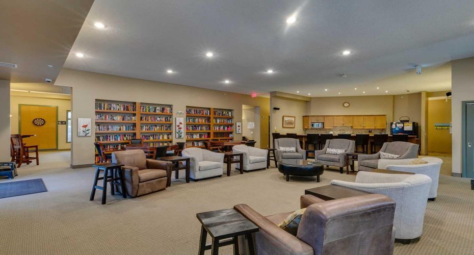 92 Crystal Shores Road, Okotoks, Alberta T1S 2N2, 2 Bedroom Bedrooms, 0 ,2 BathroomBathrooms,Residential,For Sale,Crystal Shores,0,A2303929