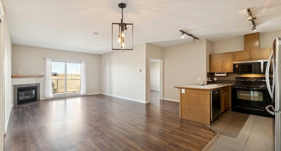 92 Crystal Shores Road, Okotoks, Alberta T1S 2N2, 2 Bedroom Bedrooms, 0 ,2 BathroomBathrooms,Residential,For Sale,Crystal Shores,0,A2303929