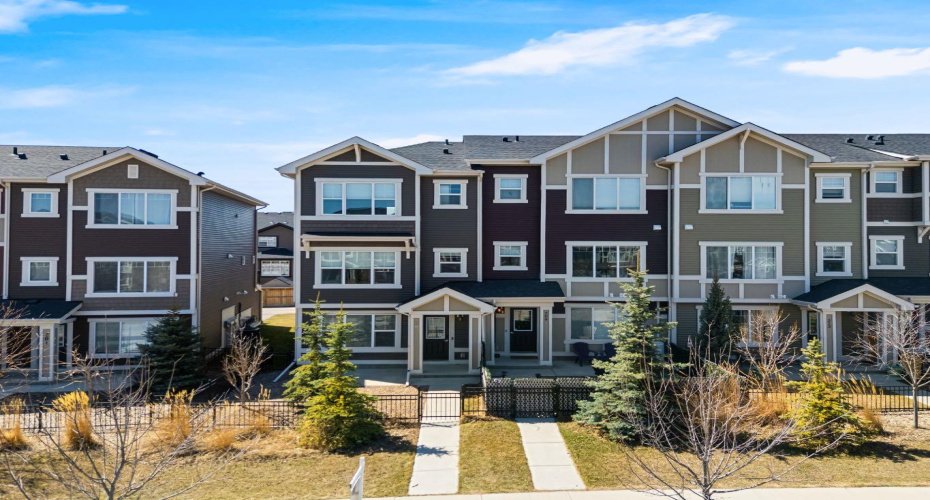 205 Sundown Road, Cochrane, Alberta T4C 2M6, 3 Bedrooms Bedrooms, ,3 BathroomsBathrooms,Residential,For Sale,Sundown,A2305216