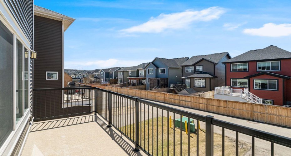 205 Sundown Road, Cochrane, Alberta T4C 2M6, 3 Bedrooms Bedrooms, ,3 BathroomsBathrooms,Residential,For Sale,Sundown,A2305216