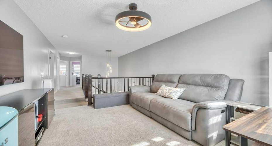 1721 New Brighton Drive, Calgary, Alberta T2Z 0T9, 3 Bedrooms Bedrooms, ,3 BathroomsBathrooms,Residential,For Sale,New Brighton,A2306951
