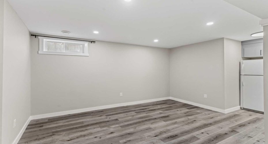 710 / 712 72 Avenue, Calgary, Alberta T2K 0P4, 10 Bedrooms Bedrooms, ,6 BathroomsBathrooms,Residential,For Sale,72,A2305351