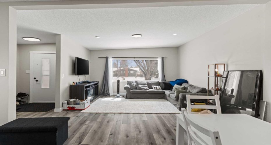 710 / 712 72 Avenue, Calgary, Alberta T2K 0P4, 10 Bedrooms Bedrooms, ,6 BathroomsBathrooms,Residential,For Sale,72,A2305351