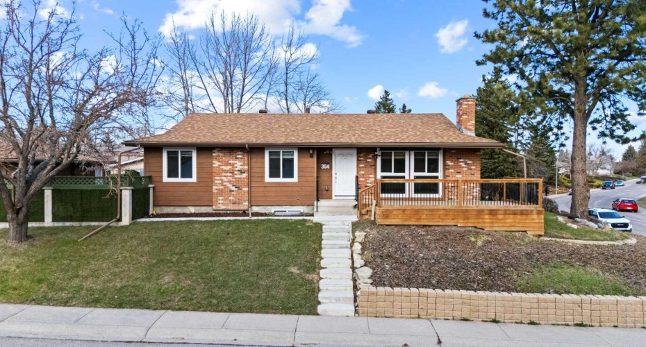 304 Huntbourne Hill, Calgary, Alberta T2K 3Y4, 7 Bedrooms Bedrooms, ,4 BathroomsBathrooms,Residential,For Sale,Huntbourne,A2305371