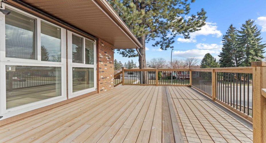 304 Huntbourne Hill, Calgary, Alberta T2K 3Y4, 7 Bedrooms Bedrooms, ,4 BathroomsBathrooms,Residential,For Sale,Huntbourne,A2305371