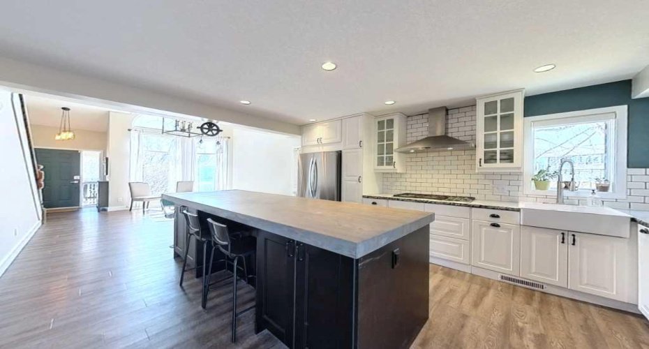 605 Downey Place, Okotoks, Alberta T1S 1H6, 4 Bedrooms Bedrooms, ,3 BathroomsBathrooms,Residential,For Sale,Downey,A2305377