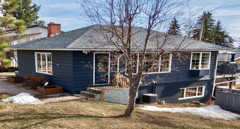 10702 101 Street, Peace River, Alberta T8S 1L1, 4 Bedrooms Bedrooms, ,2 BathroomsBathrooms,Residential,For Sale,101,A2306969