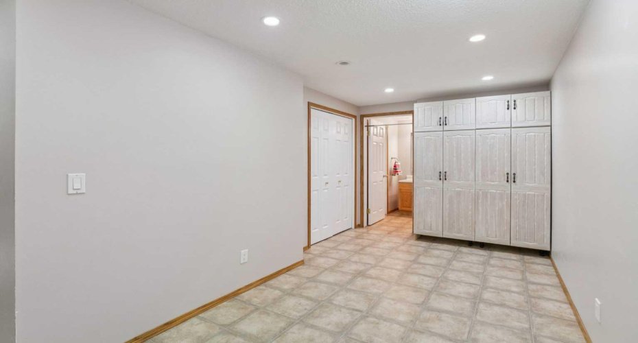 26 Quigley Drive, Cochrane, Alberta T4C 1M2, 2 Bedrooms Bedrooms, ,3 BathroomsBathrooms,Residential,For Sale,Quigley,A2305379
