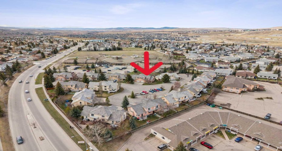 26 Quigley Drive, Cochrane, Alberta T4C 1M2, 2 Bedrooms Bedrooms, ,3 BathroomsBathrooms,Residential,For Sale,Quigley,A2305379