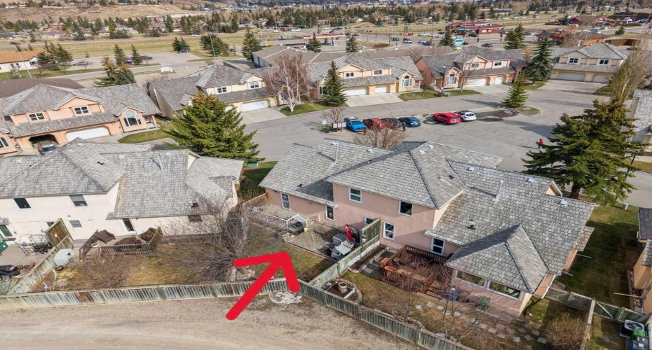 26 Quigley Drive, Cochrane, Alberta T4C 1M2, 2 Bedrooms Bedrooms, ,3 BathroomsBathrooms,Residential,For Sale,Quigley,A2305379