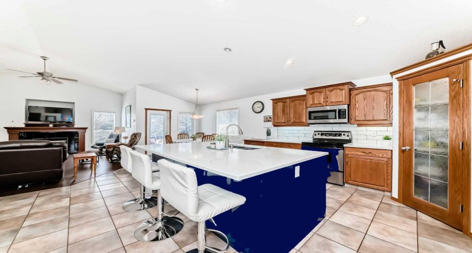 112 WEST CREEK Glen, Chestermere, Alberta T1X 1P9, 4 Bedrooms Bedrooms, ,3 BathroomsBathrooms,Residential,For Sale,WEST CREEK,A2305395