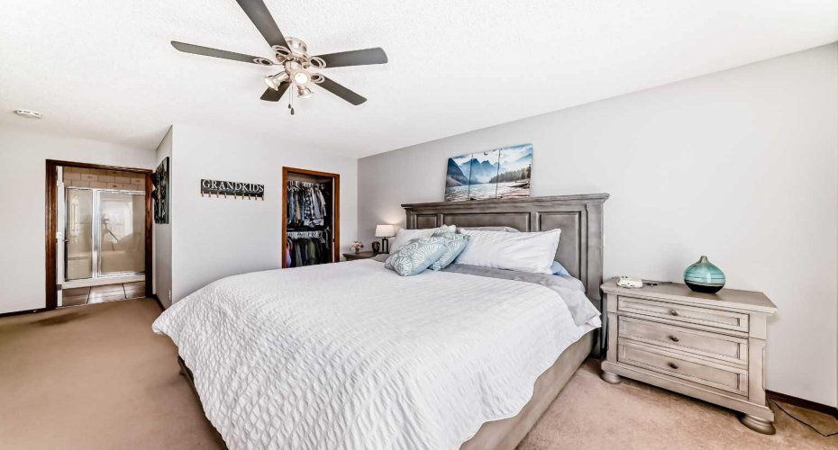 112 WEST CREEK Glen, Chestermere, Alberta T1X 1P9, 4 Bedrooms Bedrooms, ,3 BathroomsBathrooms,Residential,For Sale,WEST CREEK,A2305395