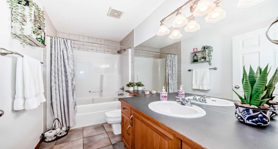 Main floor four piece bath!