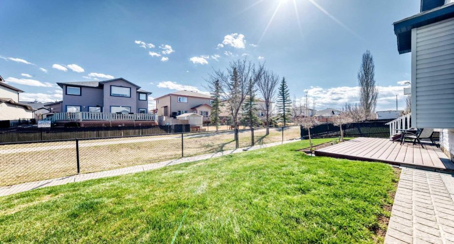 112 WEST CREEK Glen, Chestermere, Alberta T1X 1P9, 4 Bedrooms Bedrooms, ,3 BathroomsBathrooms,Residential,For Sale,WEST CREEK,A2305395