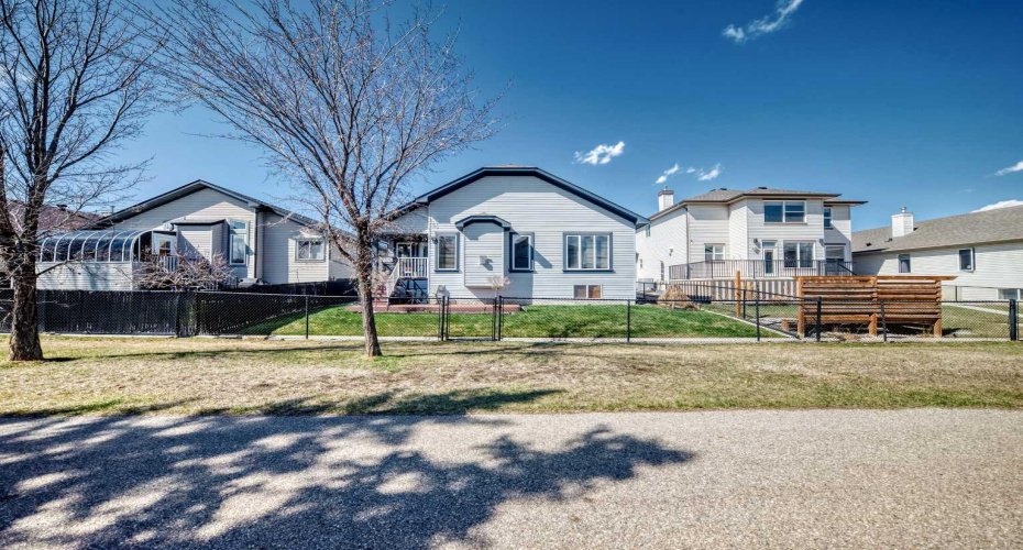 112 WEST CREEK Glen, Chestermere, Alberta T1X 1P9, 4 Bedrooms Bedrooms, ,3 BathroomsBathrooms,Residential,For Sale,WEST CREEK,A2305395