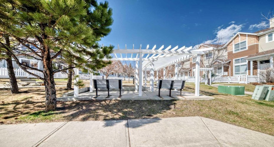 55 Tuscany Court, Calgary, Alberta T3L 2Y9, 2 Bedrooms Bedrooms, ,3 BathroomsBathrooms,Residential,For Sale,Tuscany,A2305426