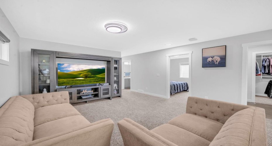 945 Midtown Avenue, Airdrie, Alberta T4B 4V8, 5 Bedrooms Bedrooms, ,4 BathroomsBathrooms,Residential,For Sale,Midtown,A2306976