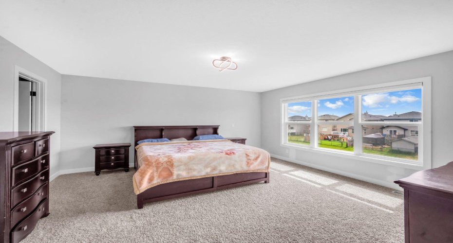 945 Midtown Avenue, Airdrie, Alberta T4B 4V8, 5 Bedrooms Bedrooms, ,4 BathroomsBathrooms,Residential,For Sale,Midtown,A2306976