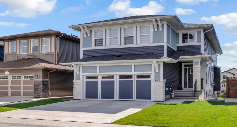 945 Midtown Avenue, Airdrie, Alberta T4B 4V8, 5 Bedrooms Bedrooms, ,4 BathroomsBathrooms,Residential,For Sale,Midtown,A2306976