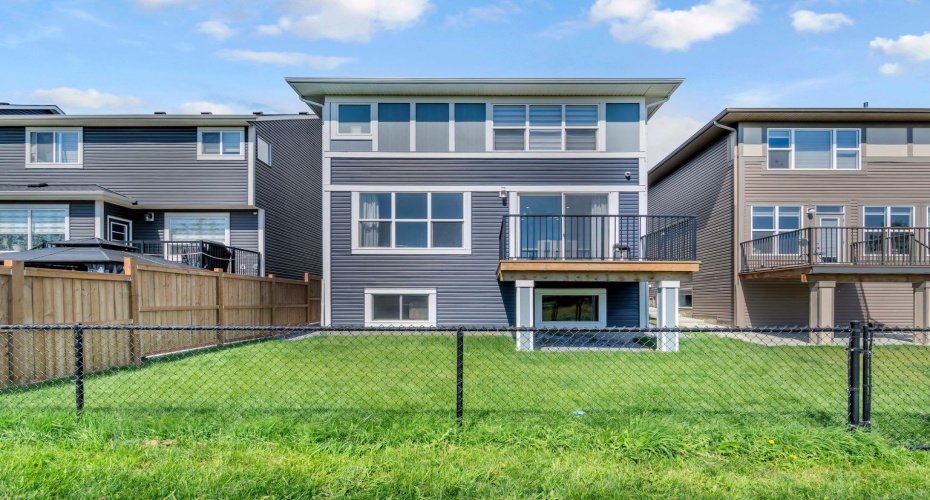 945 Midtown Avenue, Airdrie, Alberta T4B 4V8, 5 Bedrooms Bedrooms, ,4 BathroomsBathrooms,Residential,For Sale,Midtown,A2306976