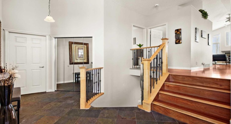 Open main foyer, where you are greeted with a raised main living space.