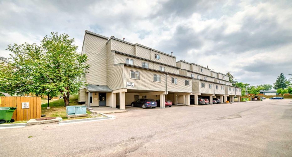 1540 29 Street, Calgary, Alberta T2N 4M1, 2 Bedrooms Bedrooms, ,1 BathroomBathrooms,Residential,For Sale,29,A2306979