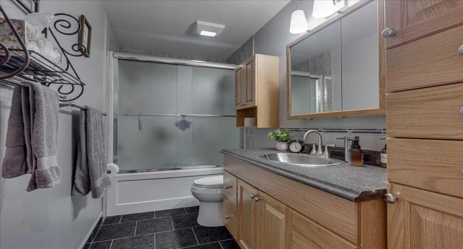 5616 55 Avenue, Lacombe, Alberta T4L 1L9, 4 Bedrooms Bedrooms, ,2 BathroomsBathrooms,Residential,For Sale,55,A2306980