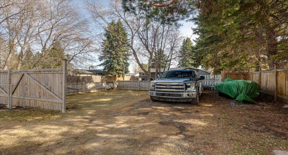 5616 55 Avenue, Lacombe, Alberta T4L 1L9, 4 Bedrooms Bedrooms, ,2 BathroomsBathrooms,Residential,For Sale,55,A2306980