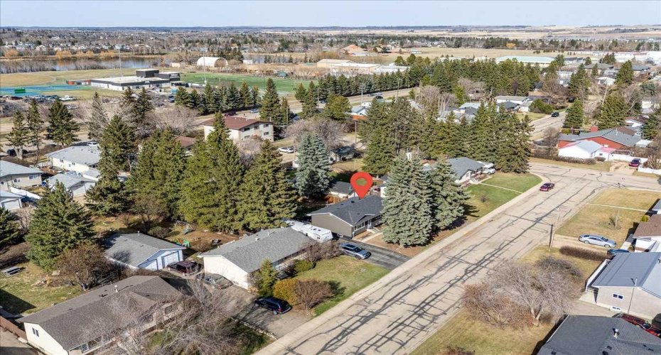 5616 55 Avenue, Lacombe, Alberta T4L 1L9, 4 Bedrooms Bedrooms, ,2 BathroomsBathrooms,Residential,For Sale,55,A2306980