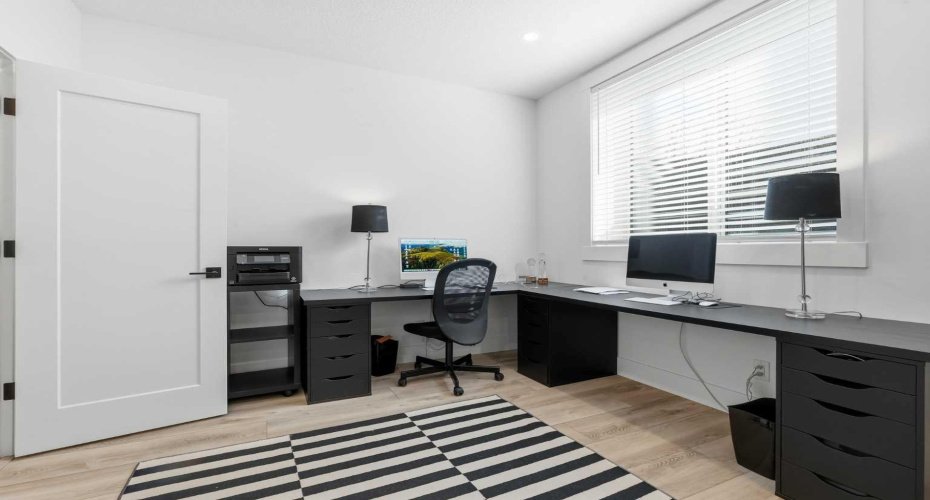 Office/Gym/Bedroom/Flex Room