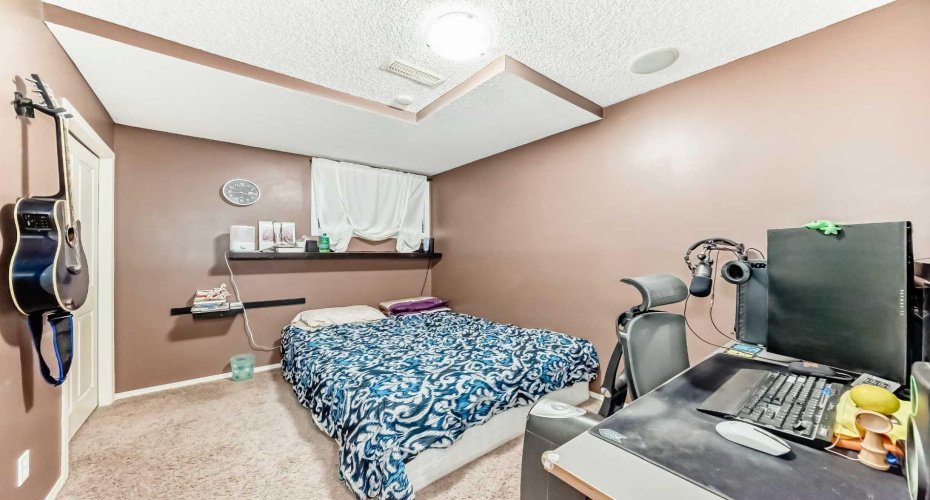 244 Saddlebrook Point, Calgary, Alberta T3J0G5, 2 Bedrooms Bedrooms, ,2 BathroomsBathrooms,Residential,For Sale,Saddlebrook,A2306988