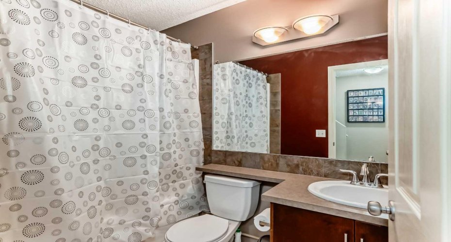 244 Saddlebrook Point, Calgary, Alberta T3J0G5, 2 Bedrooms Bedrooms, ,2 BathroomsBathrooms,Residential,For Sale,Saddlebrook,A2306988