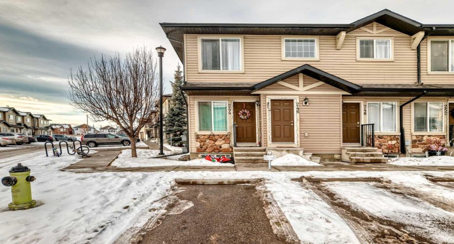 244 Saddlebrook Point, Calgary, Alberta T3J0G5, 2 Bedrooms Bedrooms, ,2 BathroomsBathrooms,Residential,For Sale,Saddlebrook,A2306988